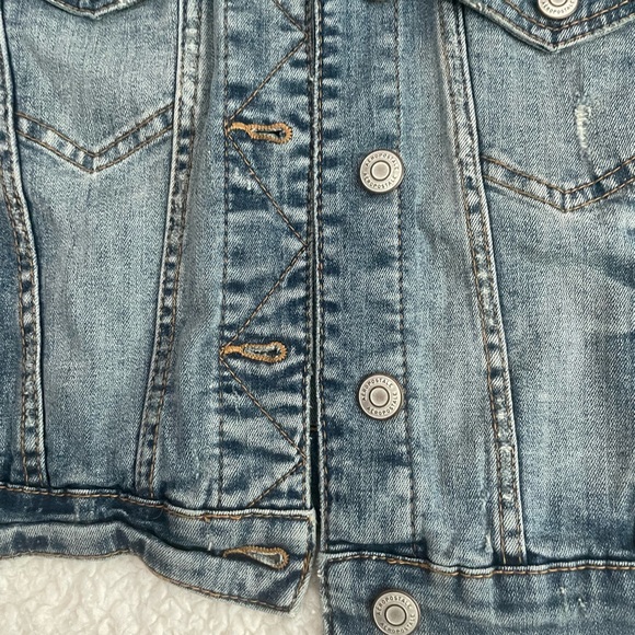 Bundle of Jean Jackets - Picture 3 of 8